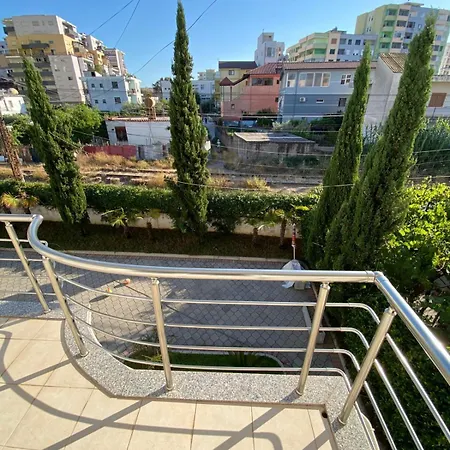 Twin's Alloggio in famiglia Durrës